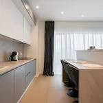 Cristella King Bed Entire Apartment, Private Parking, Near Promenada Bussiness Center Bukareszt