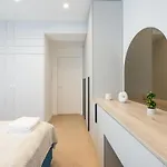 Cristella King Bed Entire Apartment, Private Parking, Near Promenada Bussiness Center Apartament *