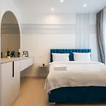 Cristella King Bed Entire Apartment, Private Parking, Near Promenada Bussiness Center