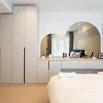 Cristella King Bed Entire Apartment, Private Parking, Near Promenada Bussiness Center Apartament *