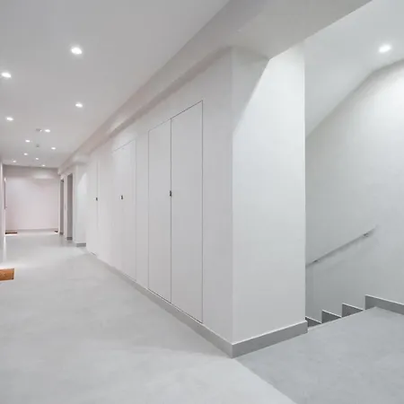 Cristella King Bed Entire Apartment, Private Parking, Near Promenada Bussiness Center Daire *