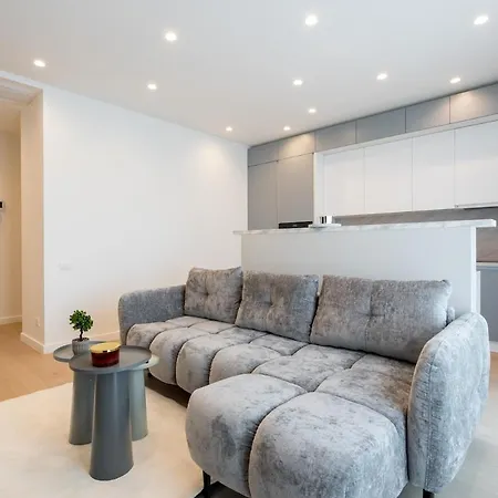 Cristella King Bed Entire Apartment, Private Parking, Near Promenada Bussiness Center Daire Bükreş