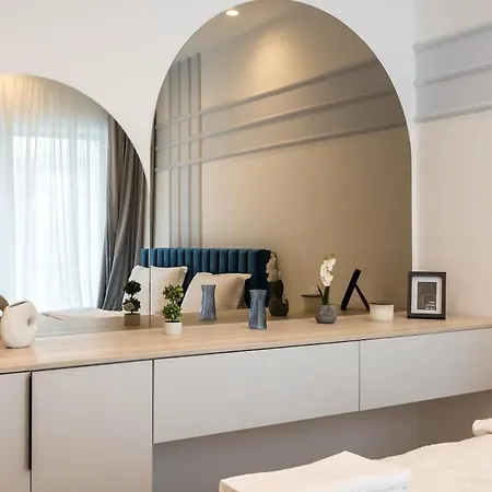 Cristella King Bed Entire Apartment, Private Parking, Near Promenada Bussiness Center Daire