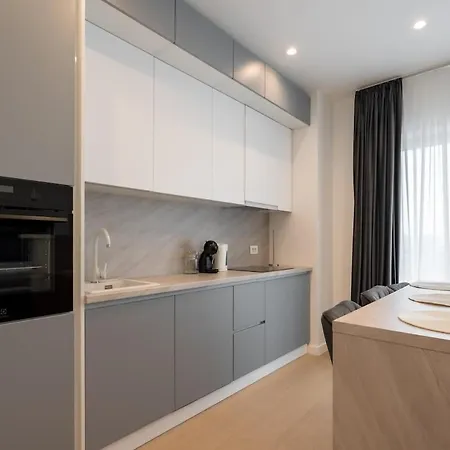 Cristella King Bed Entire Apartment, Private Parking, Near Promenada Bussiness Center Daire Bükreş
