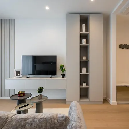 Apartment Cristella King Bed Entire Apartment, Private Parking, Near Promenada Bussiness Center *