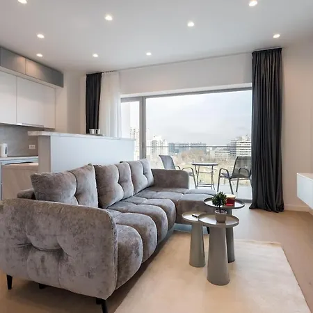 Cristella King Bed Entire Apartment, Private Parking, Near Promenada Bussiness Center Daire