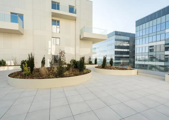 Cristella King Bed Entire Apartment, Private Parking, Near Promenada Bussiness Center * Bucureşti