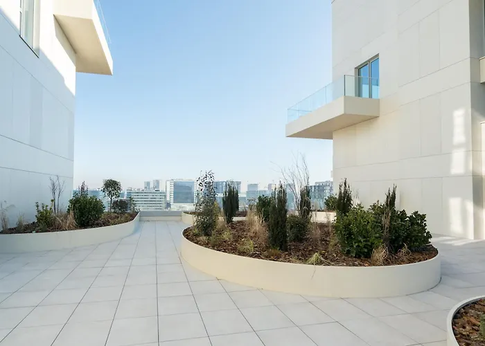 Apartament Cristella King Bed Entire Apartment, Private Parking, Near Promenada Bussiness Center Bucureşti