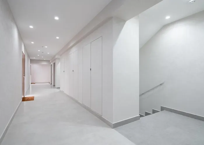 Cristella King Bed Entire Apartment, Private Parking, Near Promenada Bussiness Center Apartament *