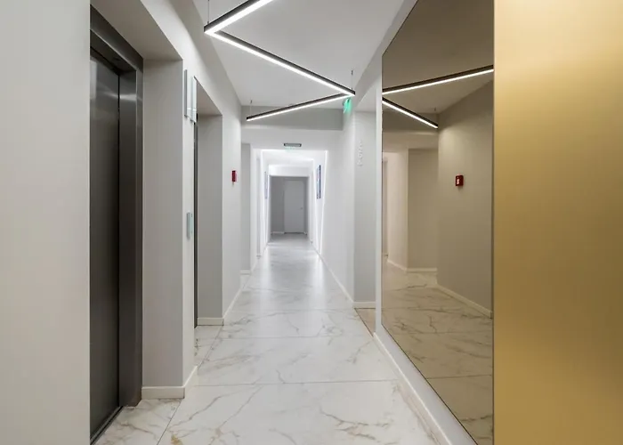 Apartman Cristella King Bed Entire Apartment, Private Parking, Near Promenada Bussiness Center Bukarest