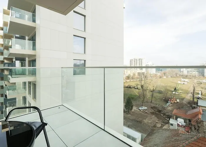 Cristella King Bed Entire Apartment, Private Parking, Near Promenada Bussiness Center Apartman *