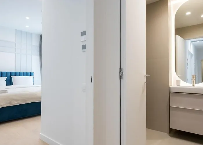 Cristella King Bed Entire Apartment, Private Parking, Near Promenada Bussiness Center