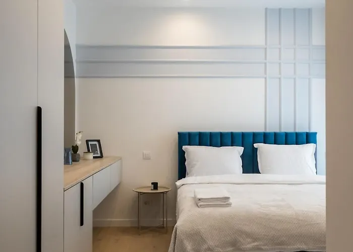 Appartement Cristella King Bed Entire Apartment, Private Parking, Near Promenada Bussiness Center Boekarest