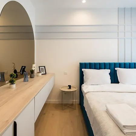 Cristella King Bed Entire Apartment, Private Parking, Near Promenada Bussiness Center